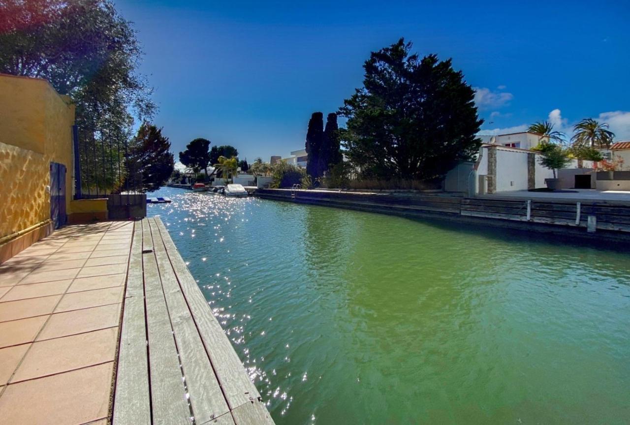 Ampuriahome Villa Hosting 15, Pool & Mooring Empuriabrava Exterior photo