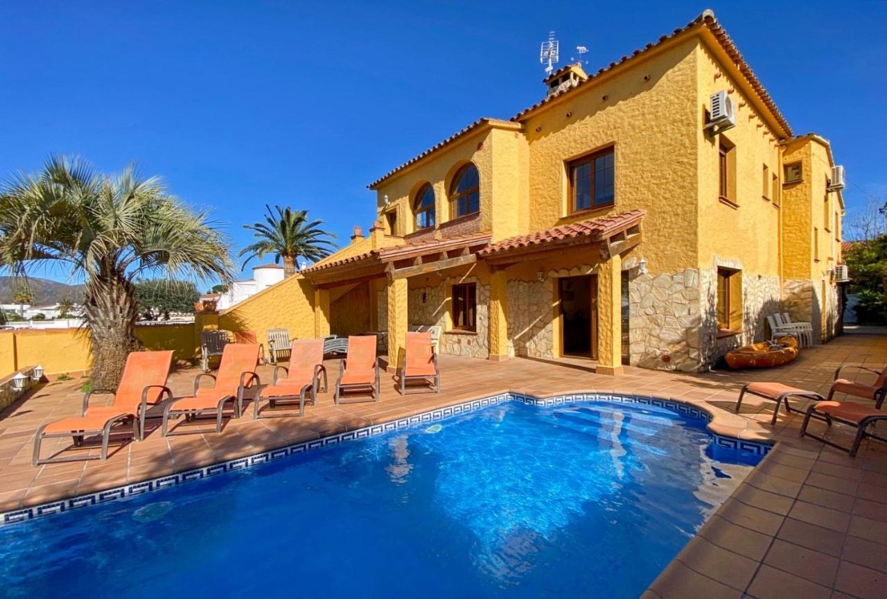 Ampuriahome Villa Hosting 15, Pool & Mooring Empuriabrava Exterior photo