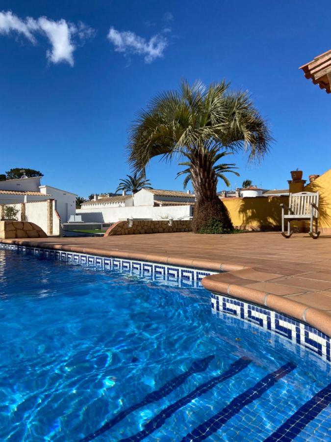 Ampuriahome Villa Hosting 15, Pool & Mooring Empuriabrava Exterior photo